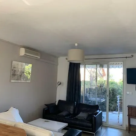 Maison Bord De Nyaraló *